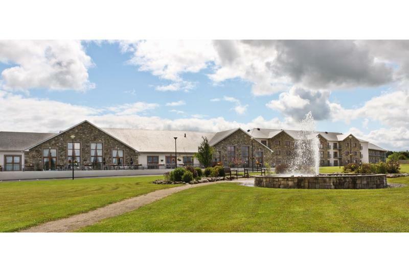 Ramada Hotel And Suites At Lough Allen Drumshanbo Extérieur photo