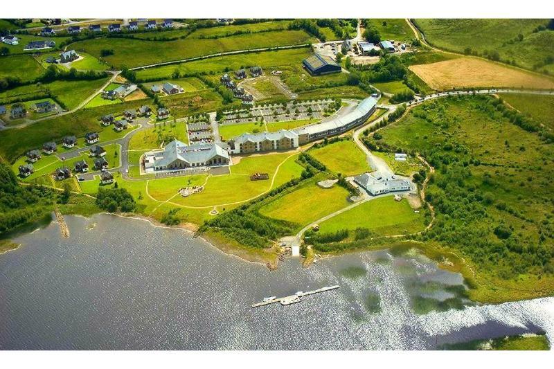 Ramada Hotel And Suites At Lough Allen Drumshanbo Extérieur photo